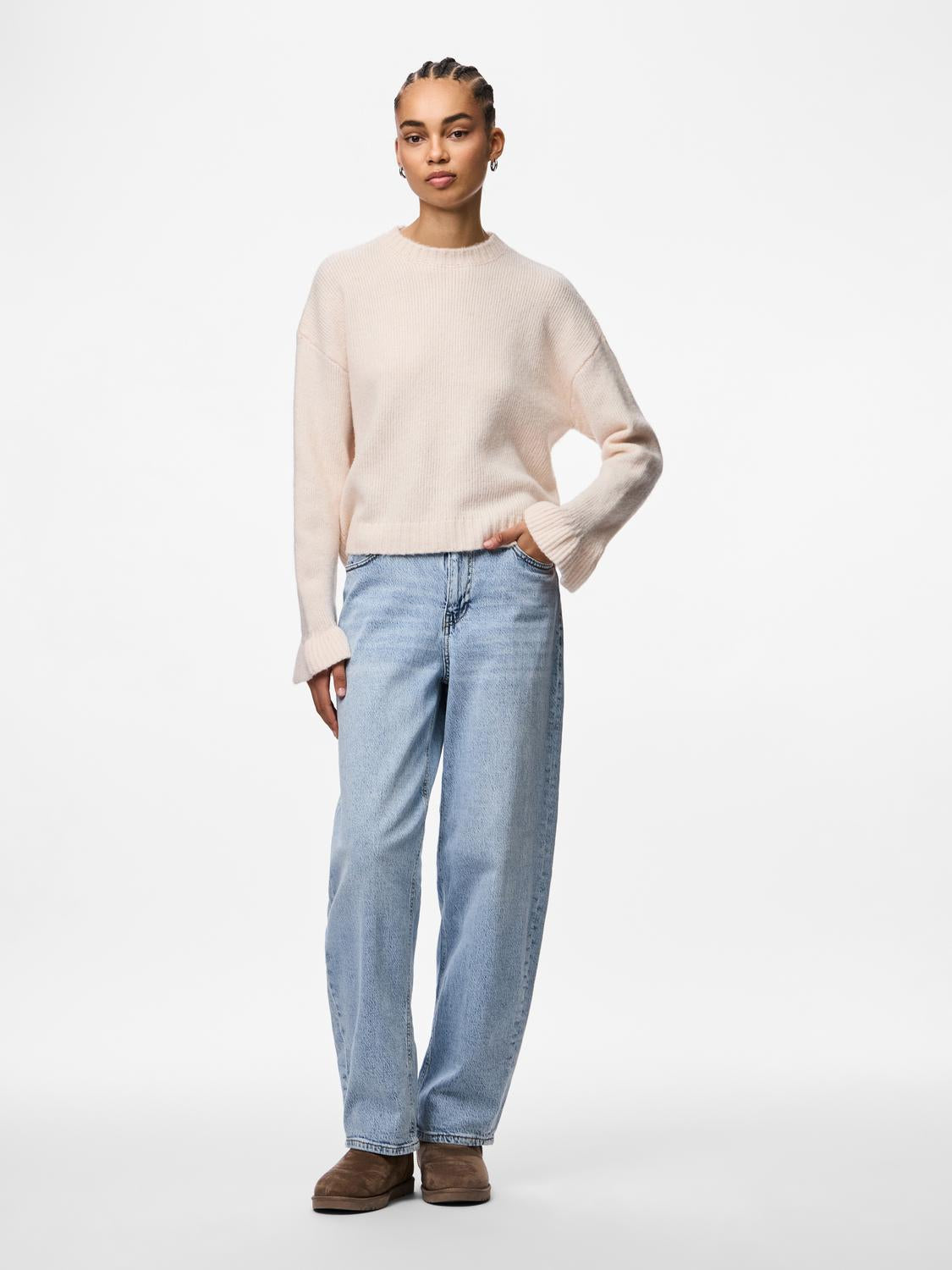 model_shot-front_full